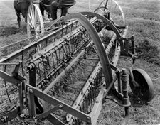 side-delivery-hay-rake-1927-(002).jpg